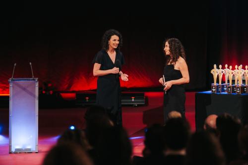 (c)PhilippLipiarski-6556_Nadia_Weiss_Ani_Gülgün_Mayr