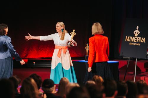 (c)PhilippLipiarski-7196_Barbara_Redlein_Martina_Hacker