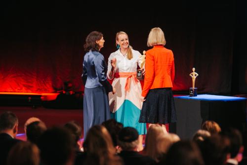 (c)PhilippLipiarski-7198_Barbara_Redlein_Martina_Hacker