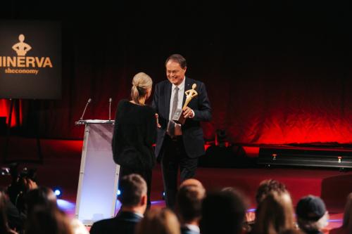 (c)PhilippLipiarski-7288_Gerhard Drexel_Carina_Rahimi