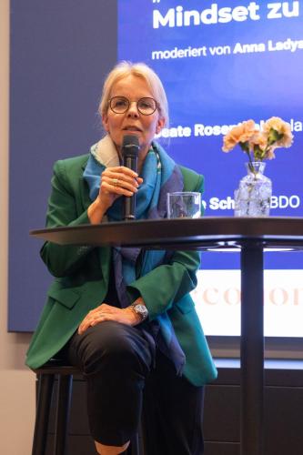 241010 3X8A3402- 1080