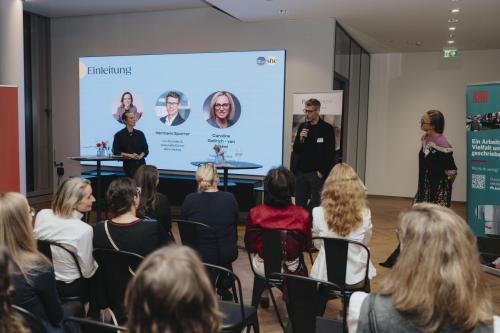 20251030-sheconomy-page-executive-113