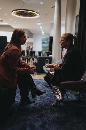 20251030-sheconomy-page-executive-210