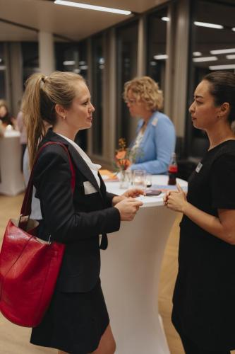 20251030-sheconomy-page-executive-211