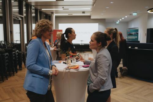 20251030-sheconomy-page-executive-282