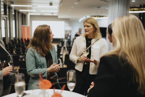 20251030-sheconomy-page-executive-31