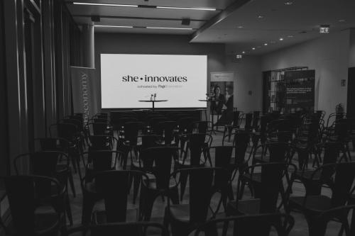 20251030-sheconomy-page-executive-70